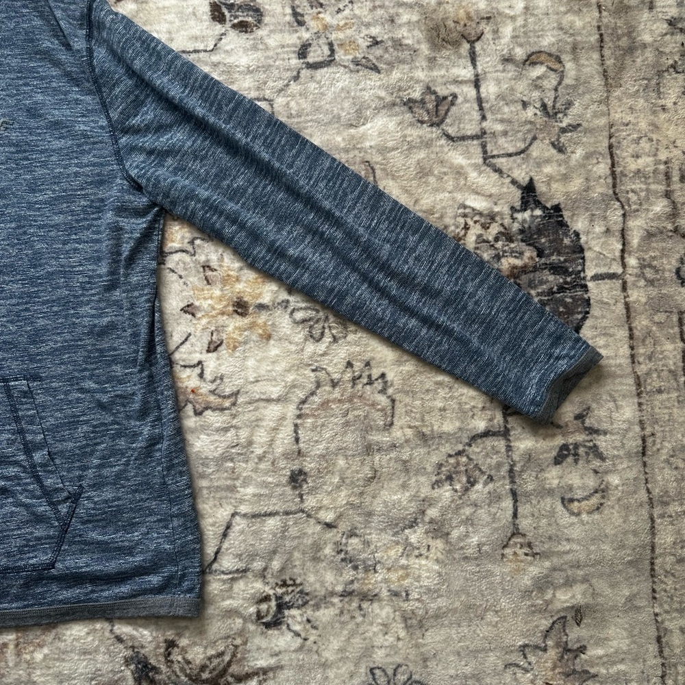Hollister Heathered Gray Hoodie - Picture 5 of 10
